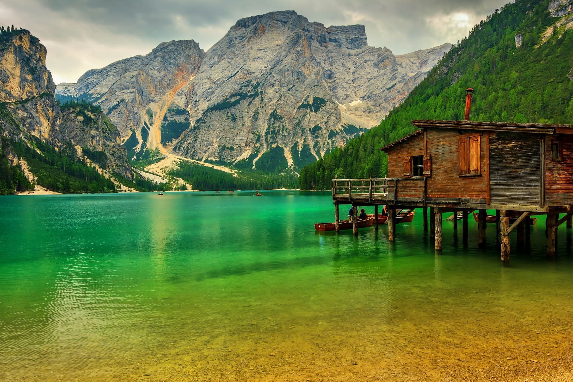 Green  water,house