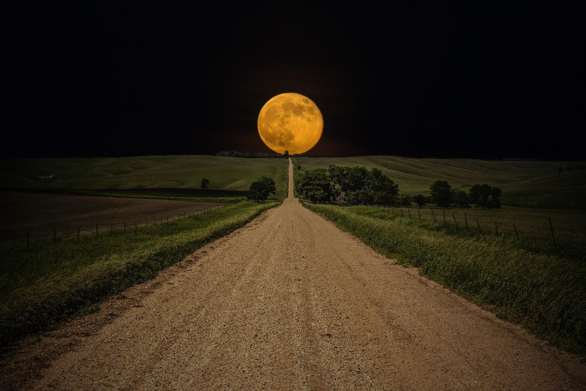 Road to moon
