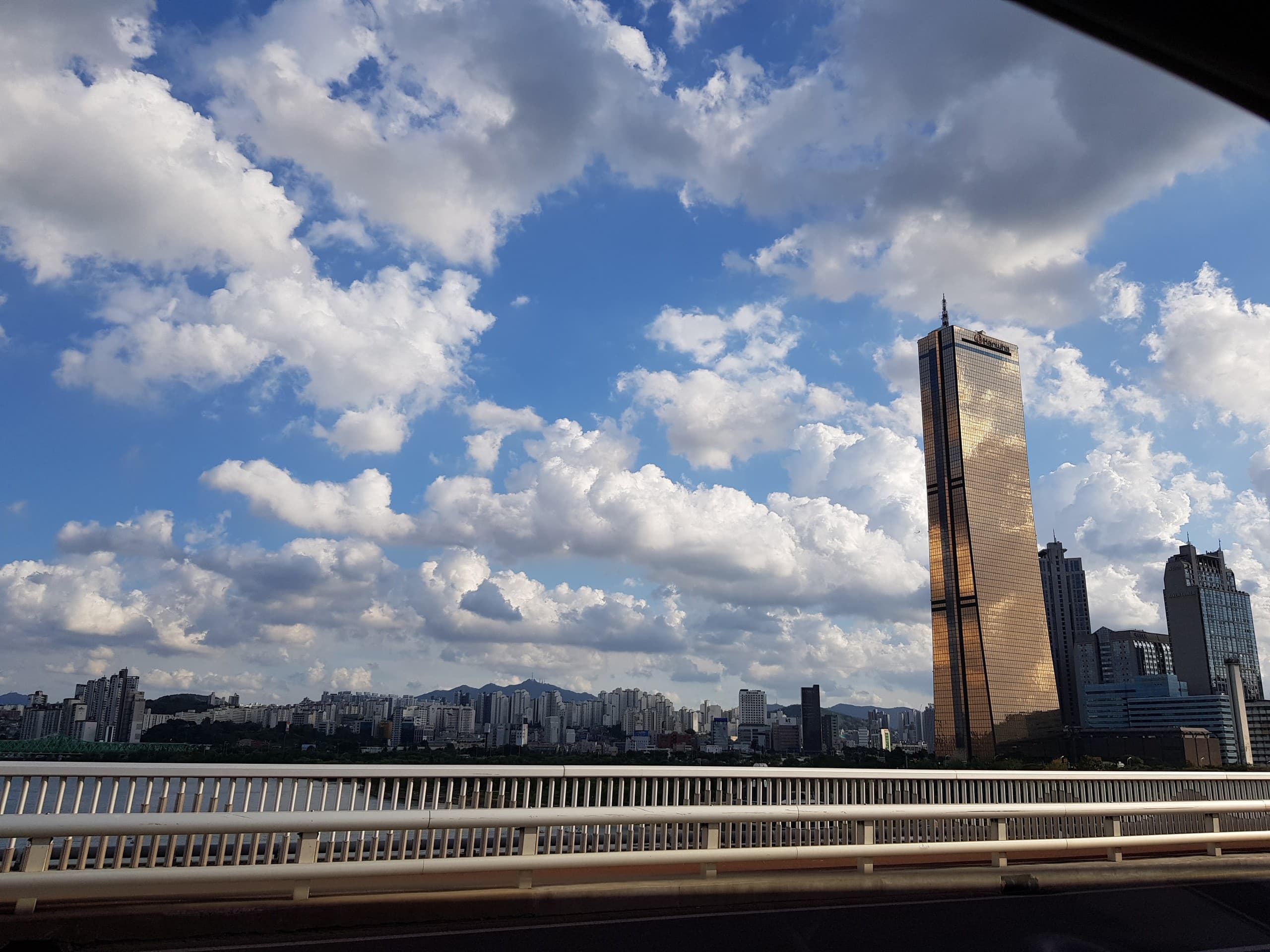 하늘 구름 sky