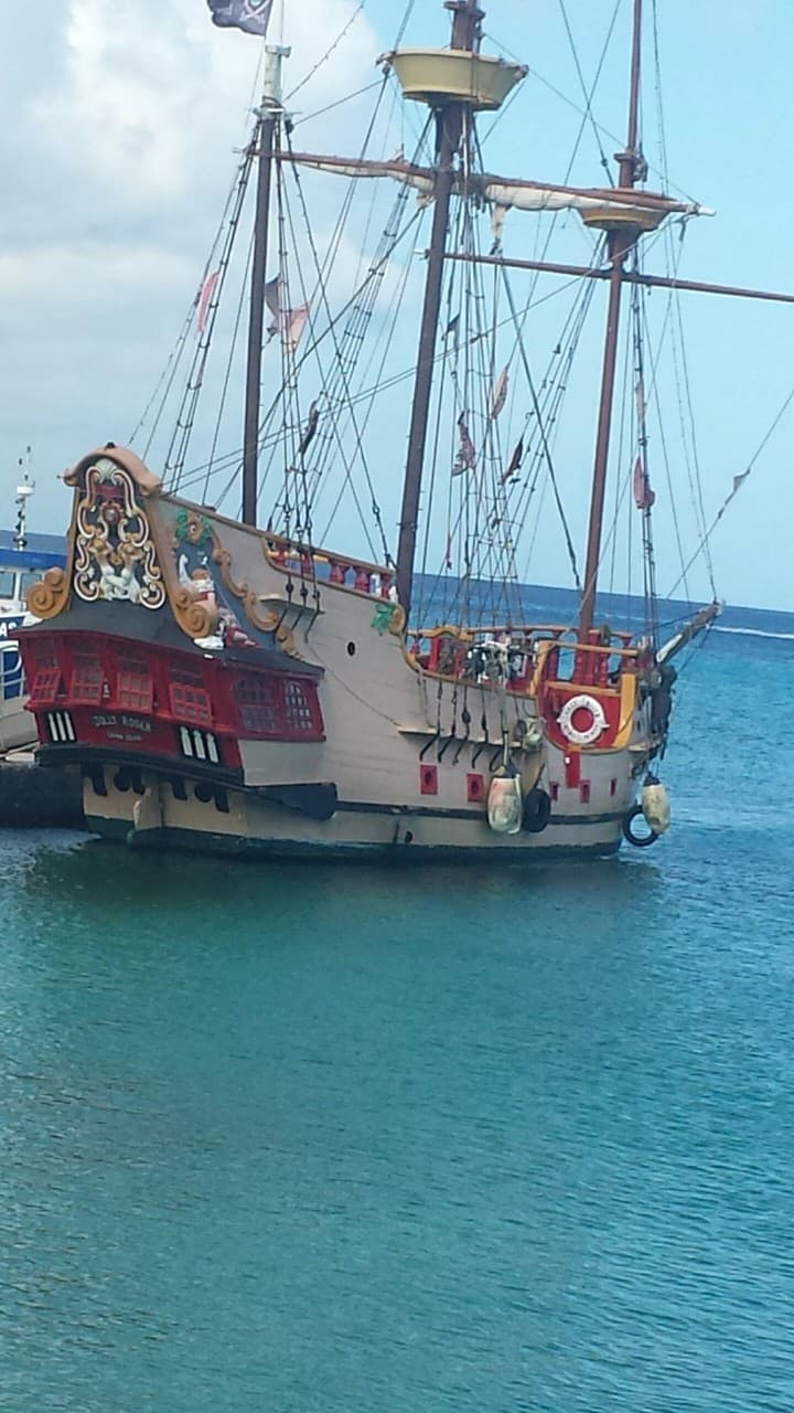 tradicion de piratas en cayman islands