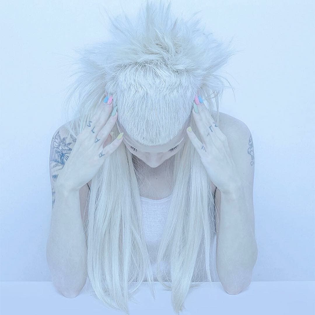 Yolandi