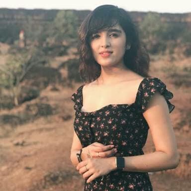 Shirley setia