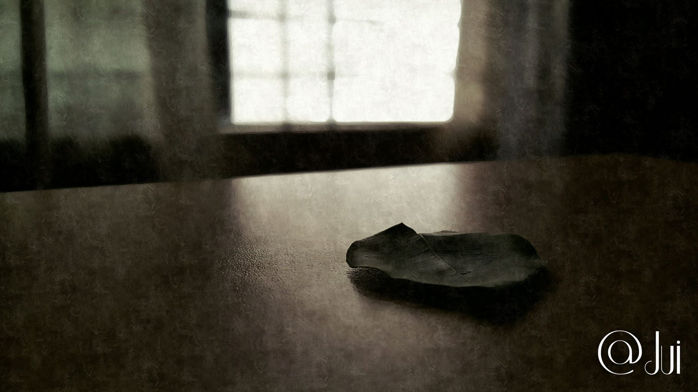the lonely leaf..