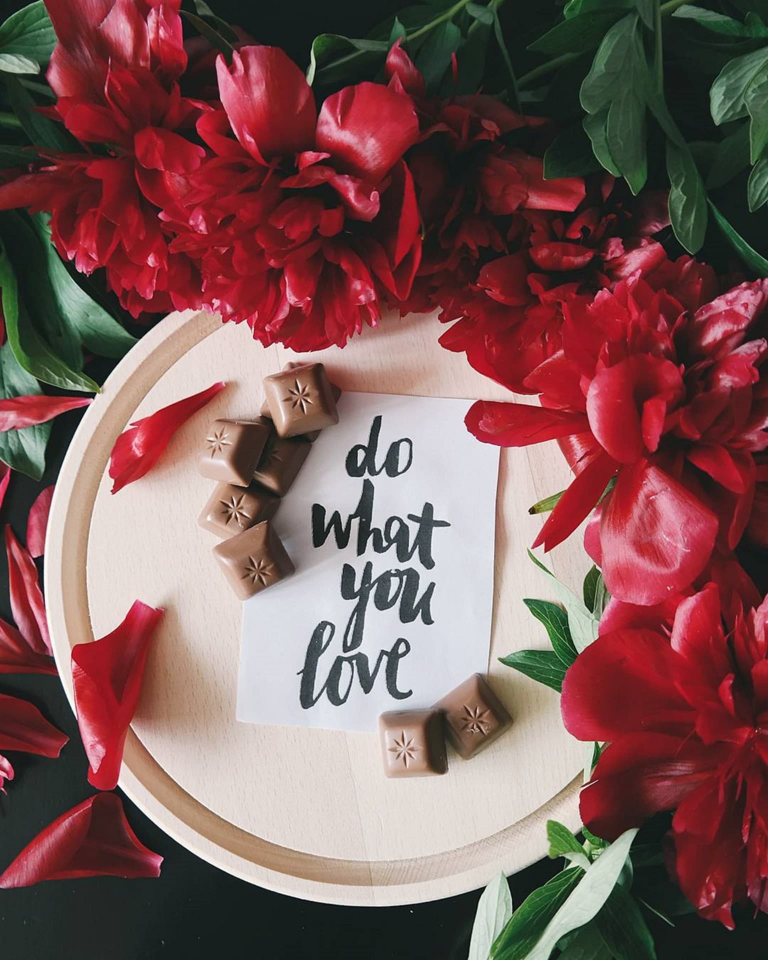 Inscription Text Chocolate Peonies