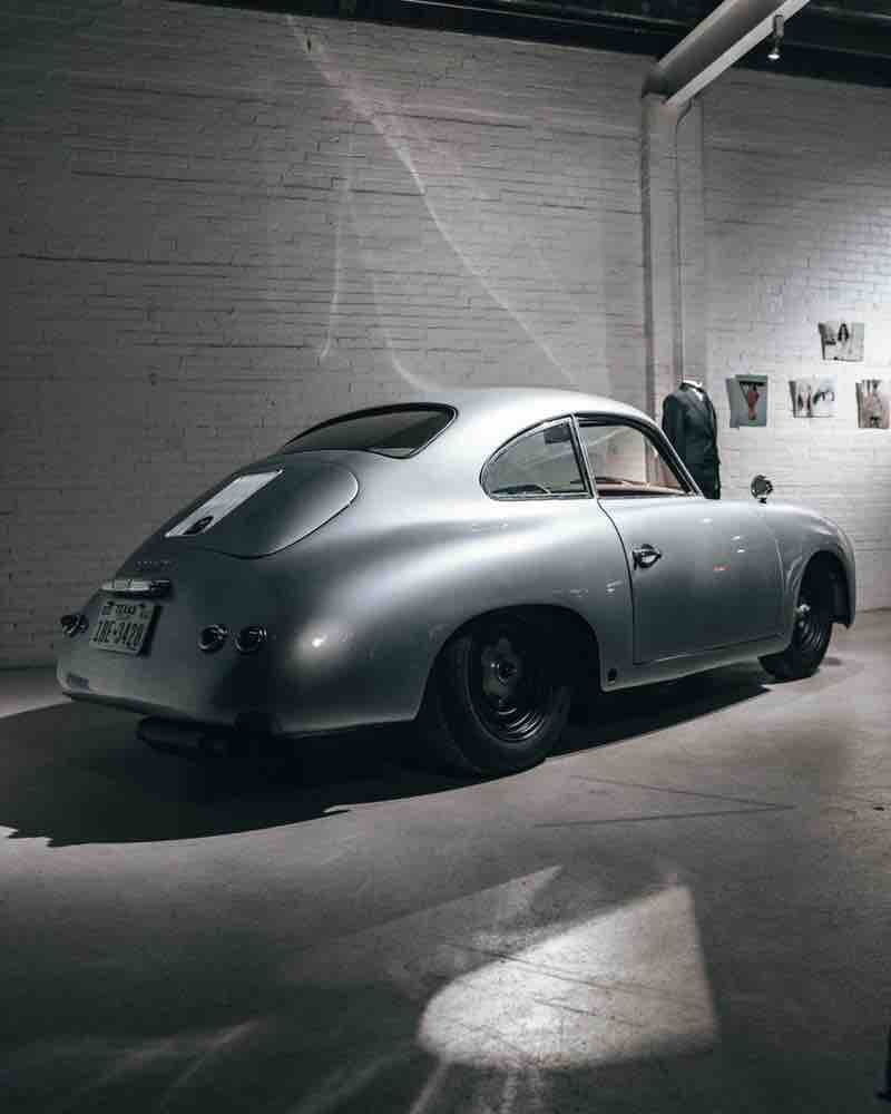 automobil