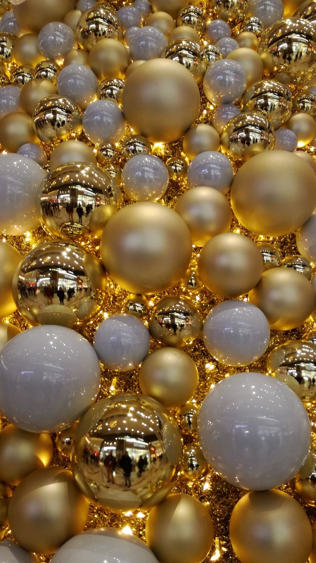 white&gold